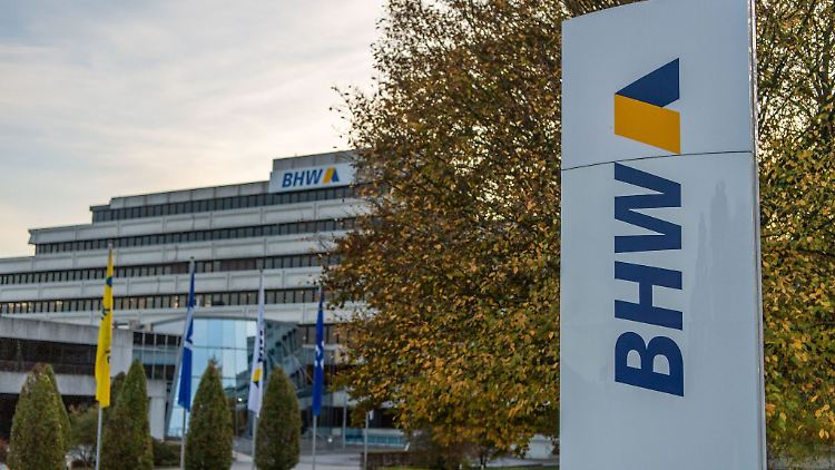 Der Bundesverband der Verbraucherzentralen hat die BHW Bausparkasse verklagt, weil diese ein jährliches Entgelt von 12 Euro berechnet hatte.