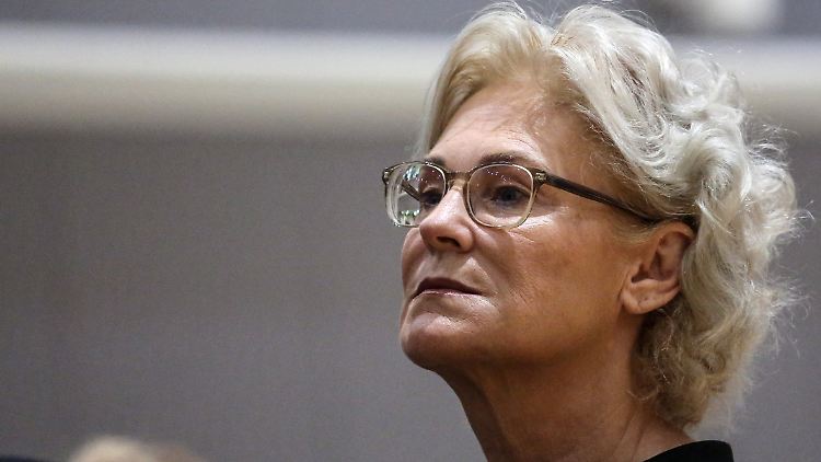 Zeigte sich bislang wenig auskunftsfreudig: Verteidigungsministerin Lambrecht. 