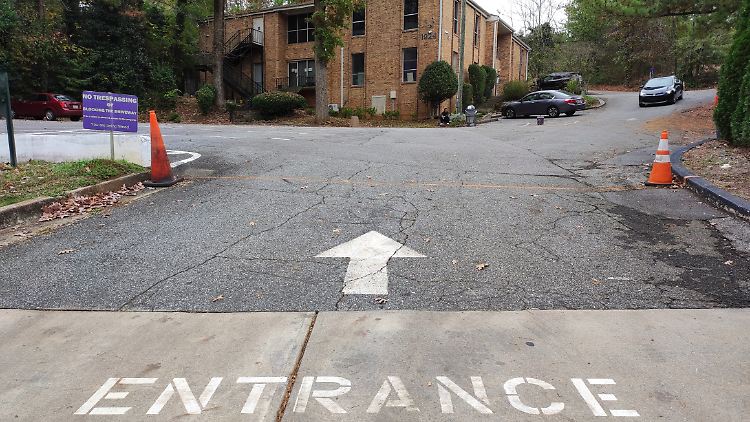 Das Feminist Women's Health Center in Atlanta im Bundesstaat Georgia wird von Abtreibungsgegnern angefeindet. Die gelbe Linie dürfen sie nicht übertreten.