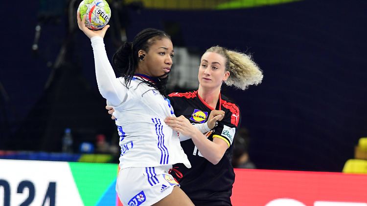 Starke Französinnen: Pauletta Foppa setzt sich gegen Xenia Smiths durch.  