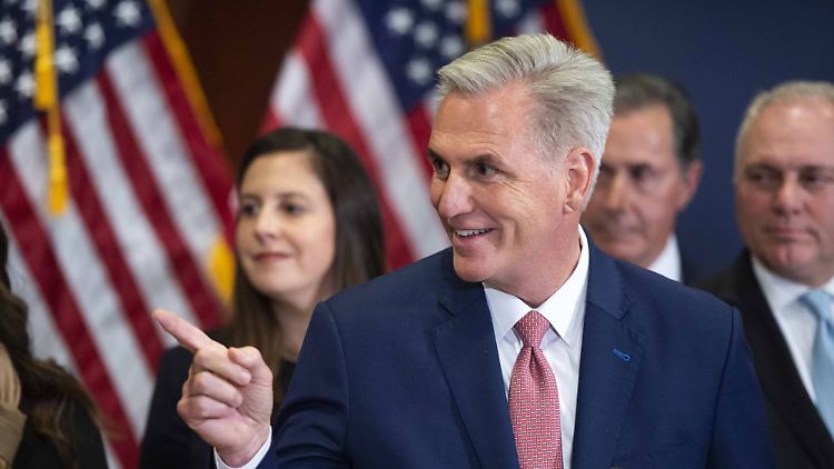 Kevin McCarthy muss eine Mehrheit von 218 Stimmen erreichen.