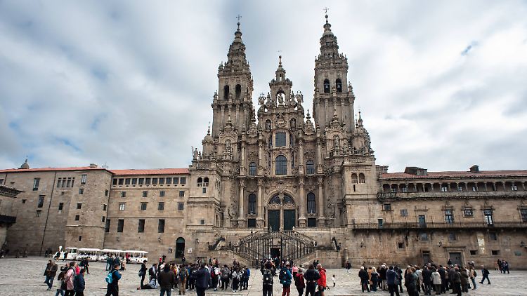 Die Kathedrale von Santiago wurde der Überlieferung nach über dem Grab des Heiligen Jakobus errichtet.