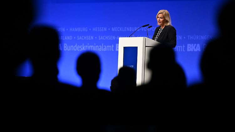 "Wir sehen eine wachsende Gefahr, dass bewaffnete Auseinandersetzungen sich auch gegen Vertreter des Staates richten."