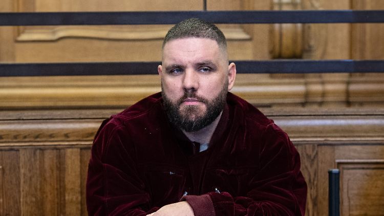 Sitzt - wie hier 2020 - häufiger vor Gericht. Rapper Fler.
