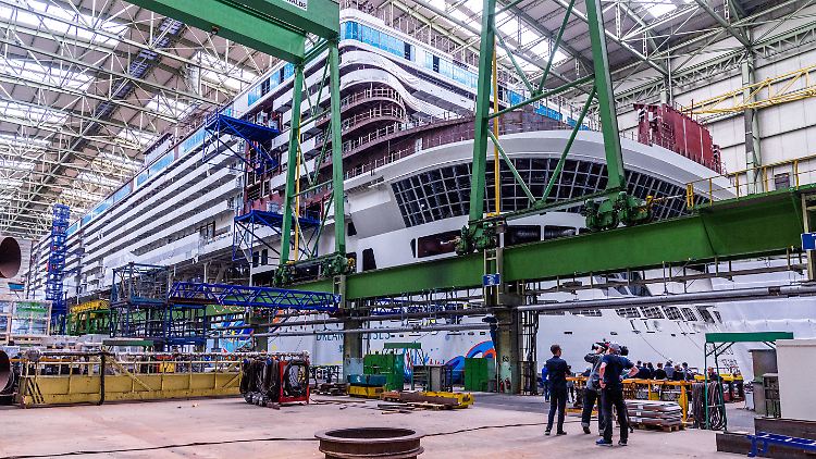 Auch die Meyer Werft, die bereits drei Kreuzfahrtschiffe für Disney baute, solle an dem Projekt beteiligt werden.