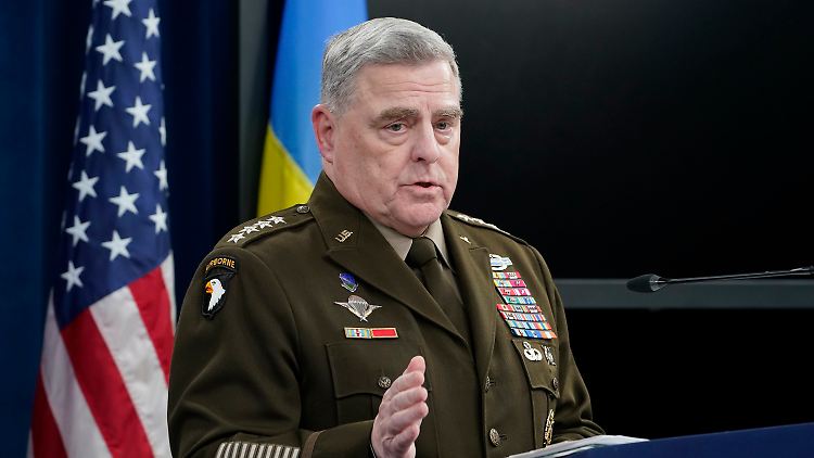 US-General Mark Milley warnt, dass Russland noch über eine bedeutende Kampfkraft in der Ukraine.