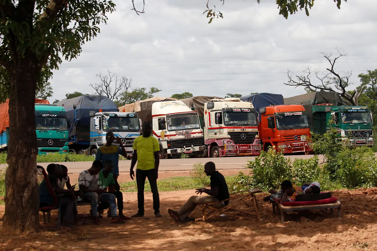 2022-07-11T111634Z-298143647-RC2D6V99SV8B-RTRMADP-3-MALI-ECONOMY-IVORYCOAST-TRADE