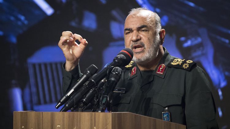 Der Kommandeur der iranischen Revolutionsgarden, Hussein Salami, wurde jüngst wegen iranischer Waffenlieferungen an Russland von der EU mit Sanktionen belegt. (Archivbild)