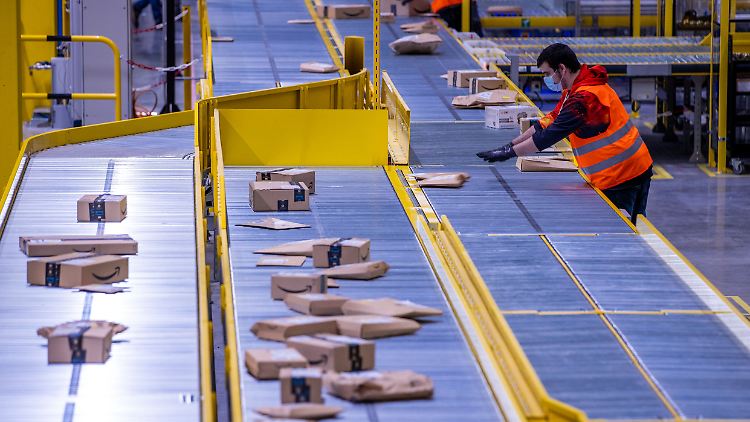 Bei Amazon arbeiten weltweit rund 1,6 Millionen Menschen.