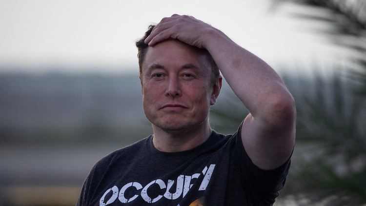 Elon Musk hat eine Menge zu tun. 