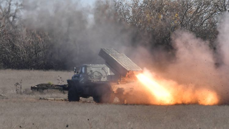 Ein russischer Raketenwerfer im Süden der Ukraine.