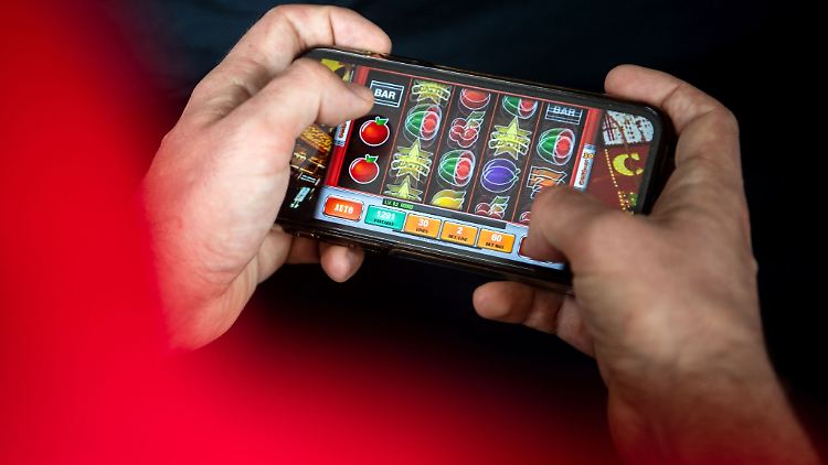 Erst seit Juli 2021 darf auch im Internet legal gezockt werden. Vorher wurde oft nicht ausreichend deutlich gemacht, dass den meisten Kunden die Teilnahme an Online-Glücksspielen gar nicht erlaubt war.