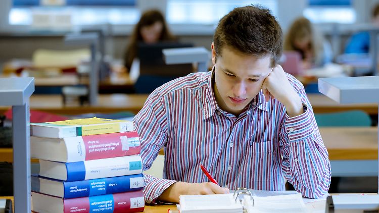 In Deutschland hinken 23,8 Prozent der Jugendlichen den schulischen Anforderungen deutlich hinterher.