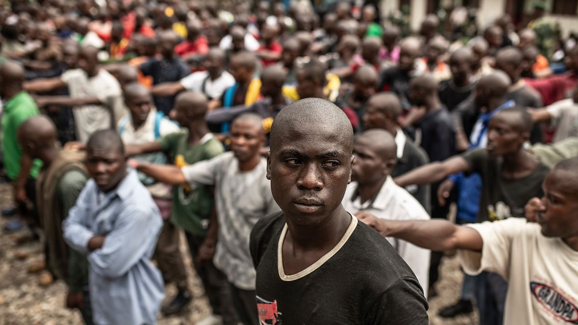 Im Goma trainiert die kongolesische Armee Rekruten, "um die Stadt gemeinsam zu verteidigen".