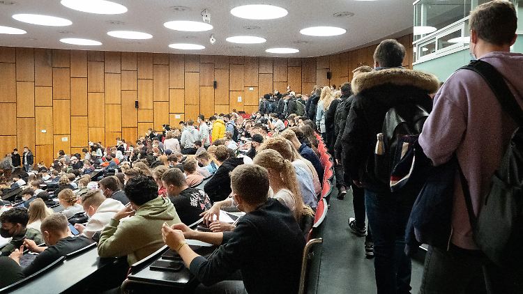 Viele Studentinnen und Studenten sind armutsgefährdet.