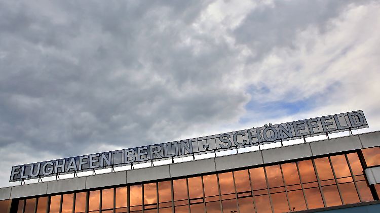 Der alte DDR-Hauptstadtflughafen Schönefeld mit seinem markanten Gebäude wird nicht wieder aktiv genutzt.