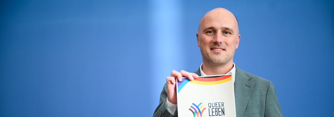 384915074.jpg