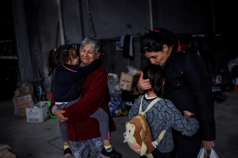 Edite-de-Almeida-mit-Tochter-und-Enkelinnen