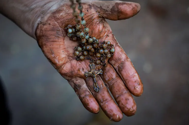 2024-05-29T100155Z-2101873816-RC2ZS7AB9GO9-RTRMADP-3-BRAZIL-RAINS-FARMERS