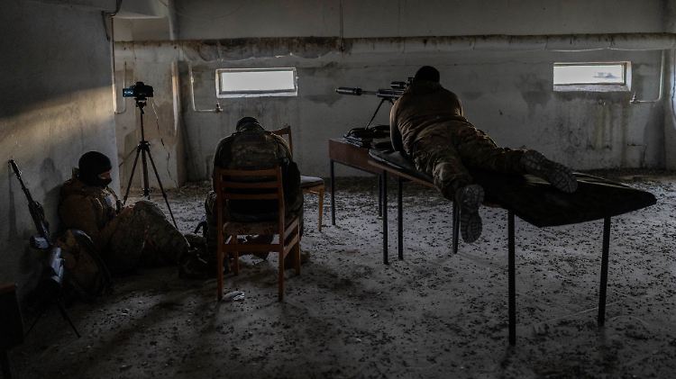 Ukrainische Scharfschützen in Cherson.