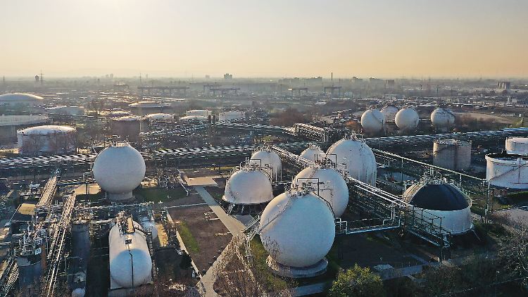 Unter anderem BASF prüft den Bezug von LNG aus den USA.