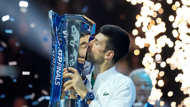 Djokovic triumphiert zum Ende des Tennisjahres in Turin.