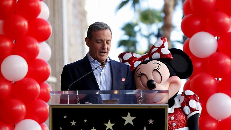 Vor zwei Jahren trat er als Disney-Chef ab, nun kehrt Bob Iger an die Spitze des Unterhaltungskonzerns zurück.