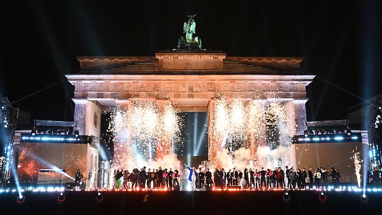 Zutritt zur Silvesterfeier am Brandenburger Tor in Berlin gibt es nur mit kostenlosen Eintrittskarten, die ab dem 1. Dezember über das Internet bestellt werden können.
