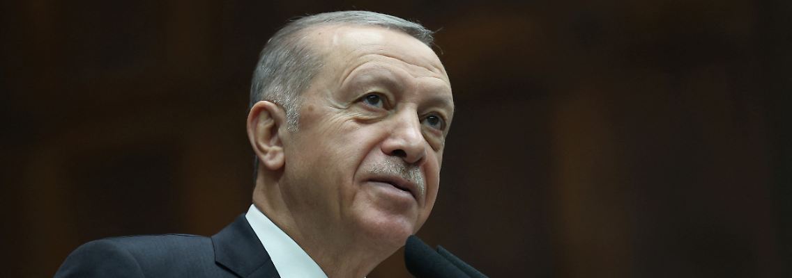 2022-11-02T112800Z_2042429341_RC2NDX9BUOOR_RTRMADP_3_TURKEY-POLITICS-HEADSCARF.JPG