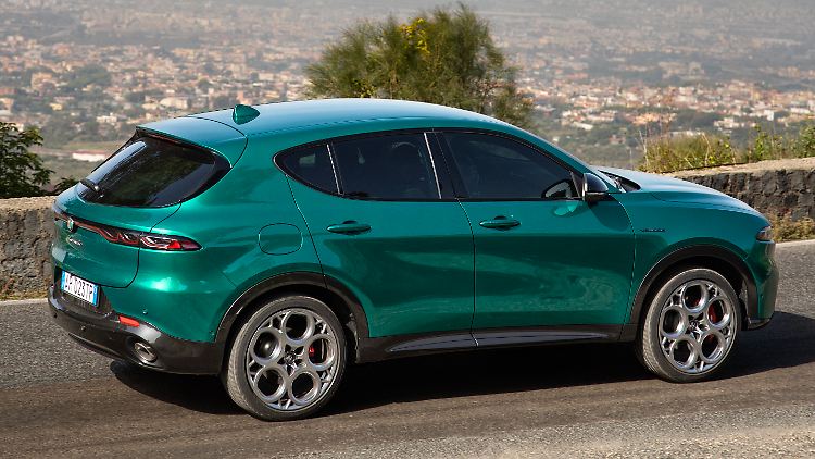 Der Tonale mit Plug-in-Hybrid ist das erste Modell von Alfa Romeo auf dem Weg in die elektrische Zukunft.