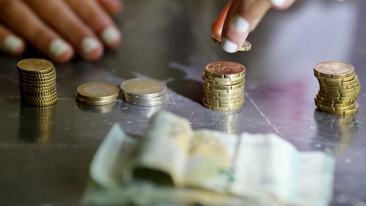 Schulden können einen krank, schlaflos und einsam machen.