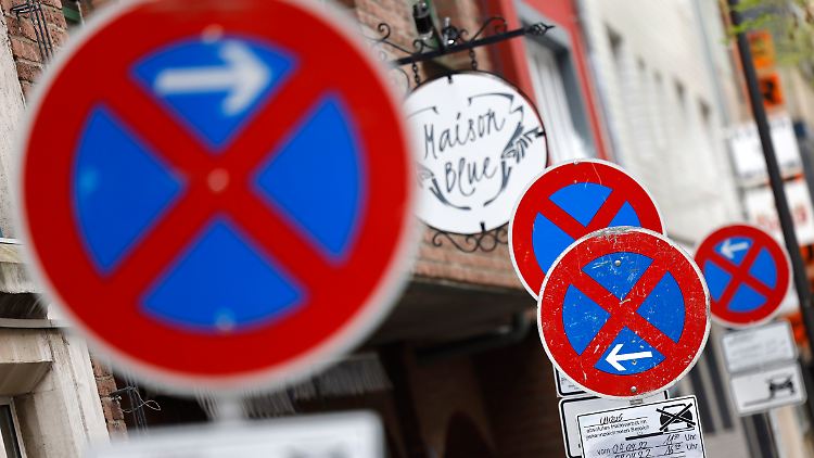 Notorischen Falschparkern droht im Zweifel nicht nur ein Knöllchen.