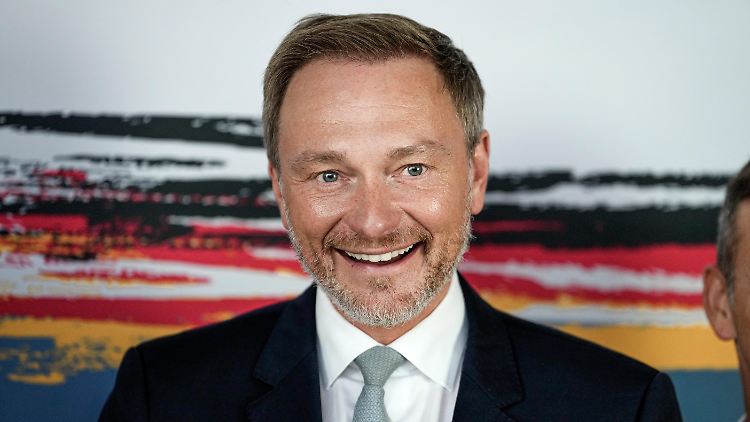 Finanzminister Christian Lindner kann aufatmen: Der deutsche Kontostand steigt wieder.
