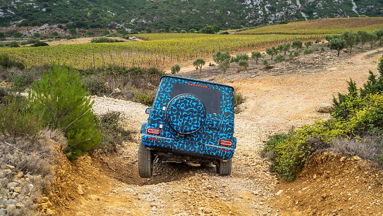 Achsverschränkungen bleiben mit dem Offroad-Fahrwerk des EQG auch weiter möglich.