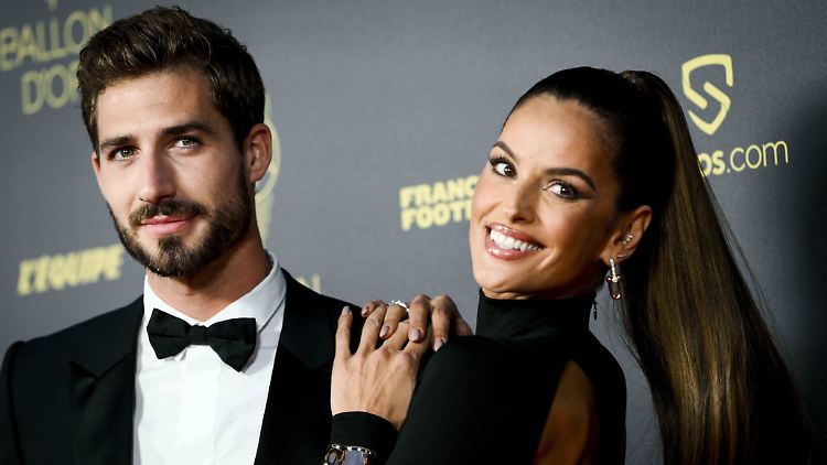 Kevin Trapps Verlobte, Izabel Goulard, postete bereits Instagram-Storys aus Doha.
