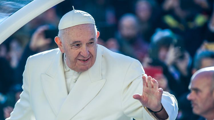 Neuaufstellung der Führung: Papst Franziskus räumt bei der Caritas auf. 