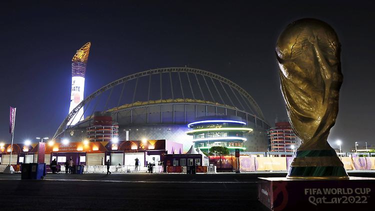 Das Khalifa International Stadium wurde mit viel Leid erbaut.