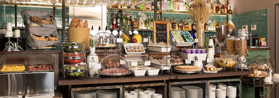 Breakfast buffet_2262.jpg