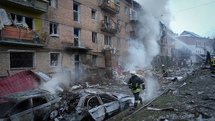 Bei den Luftangriffen auf Kiew starben drei Menschen, sechs weitere wurden verletzt. 