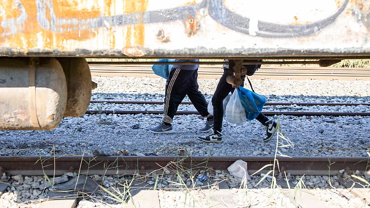 An der griechisch-türkischen Grenze versuchen Flüchtlinge, in die EU zu gelangen. 