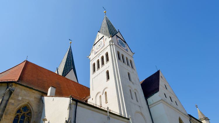 Nach der Rückkehr des Priesters nach Deutschland versäumte es das Bistum, kirchliche Arbeitgeber über die verjährten Taten des Mannes zu informieren.