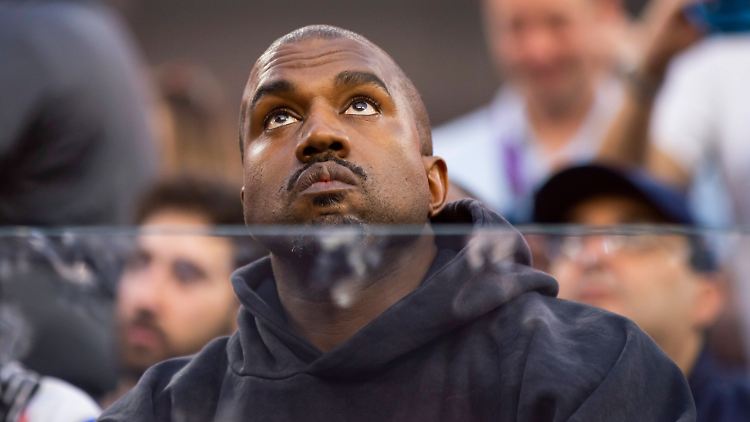 Noch sei nicht klar, ob die Vorwürfe gegen Kanye West zutreffen, betont Adidas.