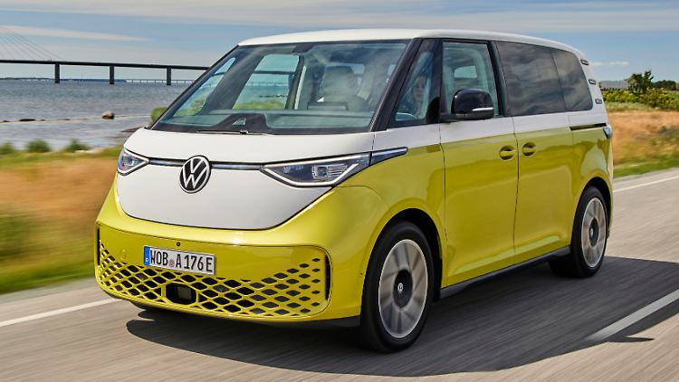 Pluspunkte sammelt der ID.Buzz unter anderem mit seinem hohen Fahrkomfort und seiner überraschenden Wendigkeit.