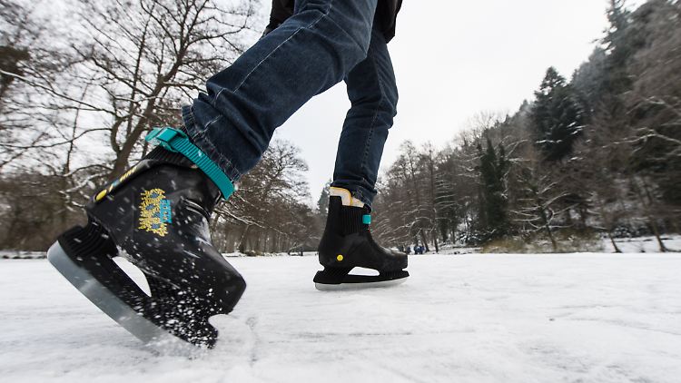 Es sei bereits beobachtet worden, dass es meist zu Saisonende, vor dem Abschmelzen der angetauten und wenig tragfähigen Eisschicht, zu tödlichem Einbrechen komme.