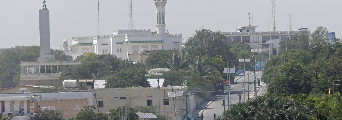 2022-11-27T191203Z_866562579_RC2ONR9OLMUA_RTRMADP_3_SOMALIA-ATTACKS.JPG