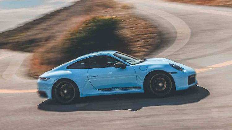 Der 911 Carrera T will vor allem Kunden locken, die das puristisch-sportliche Fahrerlebnis suchen.