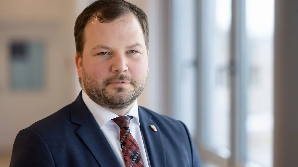 Onno-Eckert-SPD-stellvertretender-Praesident-des-Thueringischen-Landkreistages-und-Landrat-von-Gotha-aufgenommen-bei-der-Landkreisversammlung-des-Thueringischen-Landkreistages-im-Congress-Center-der-Messe