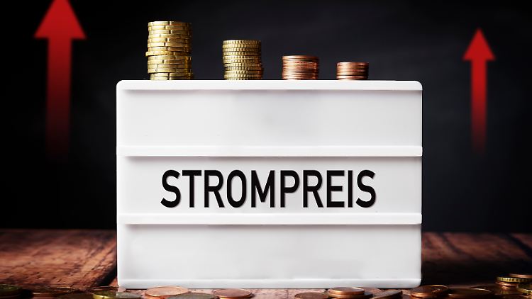 Im Vergleich zum Vorjahr sind die Preise an den Strombörsen laut Verivox um mehr als 300 Prozent gestiegen.
