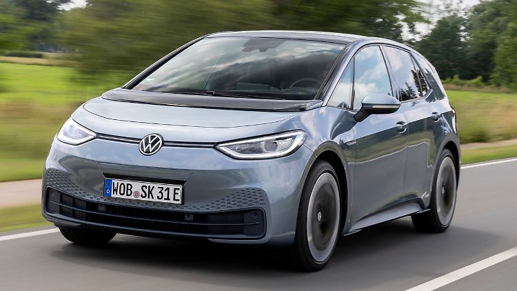 Der ID.3 verbraucht im Winter deutlich mehr als im Sommer. Im Vergleich zu einem Golf mit Dieselmotor bleibt er insgesamt dennoch deutlich effizienter.