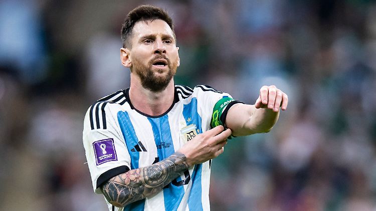 Messi hatte mit Guardado das Trikot getauscht.